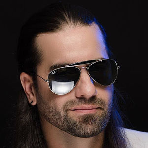 Meet your Posher, Luis